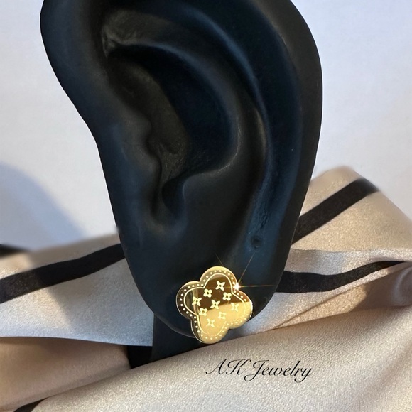 💎18k EARRINGS Gold Plated Pierced Clover, Flower - Picture 6 of 9